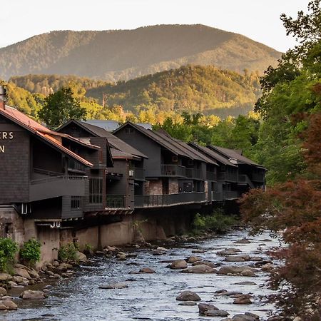 Historic Rocky Waters Inn, A Small Luxury Hotel Gatlinburg Exterior foto